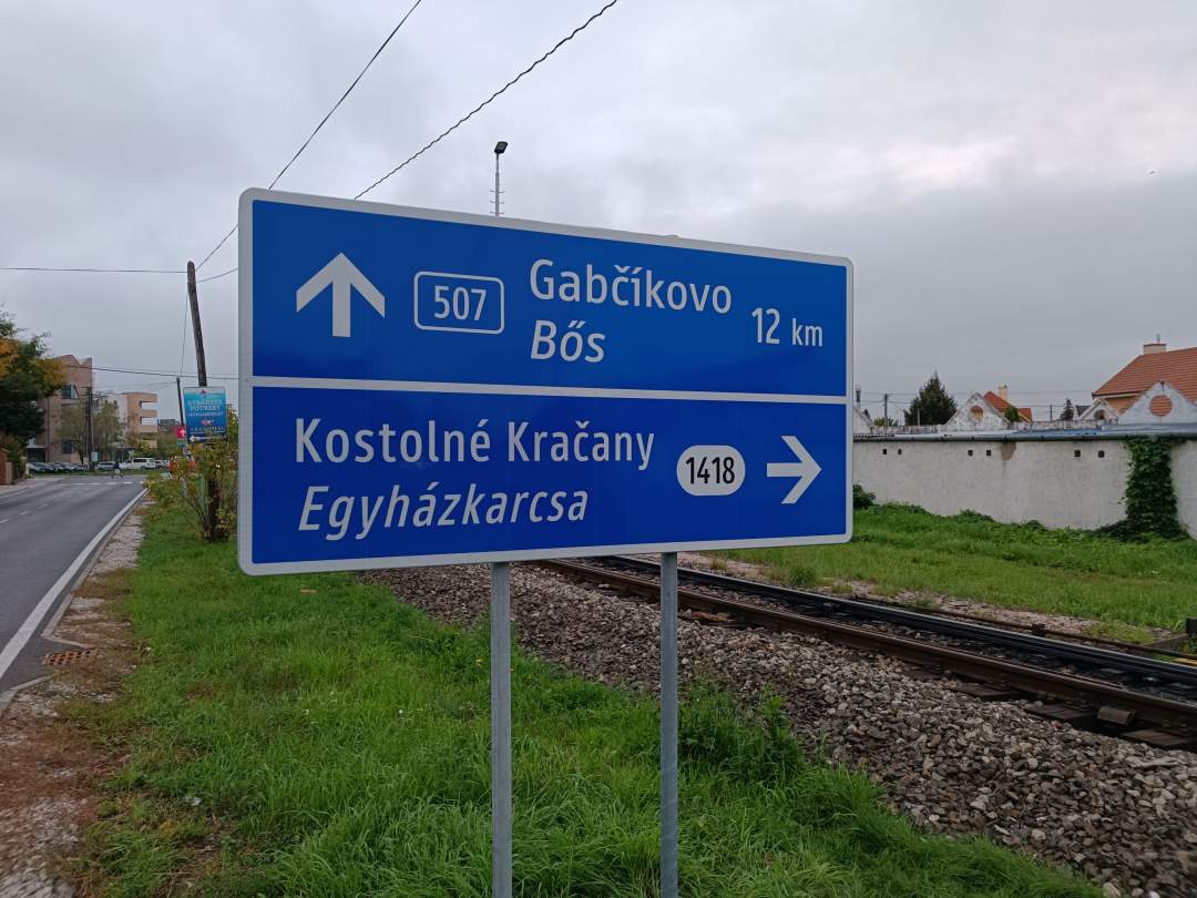 Kis lépés, de történelmi pillanat - Kihelyezték Szlovákia első ...