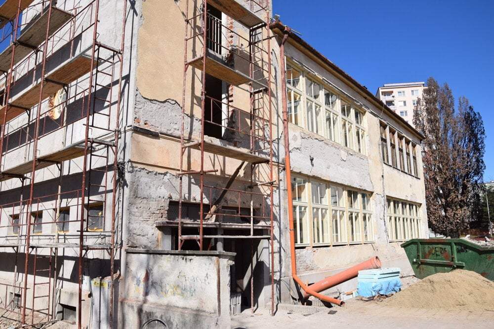 Végre megújulhat az egykori lévai zsidó iskola épülete