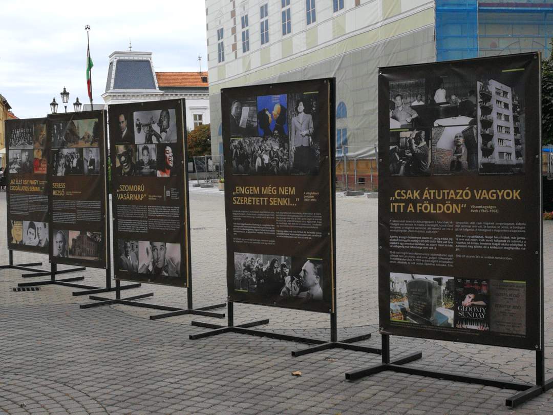 A zsidó kultúra európai napjának előzöngéjeként Seress Rezső-kiállítás Komáromban – KÉPEKKEL