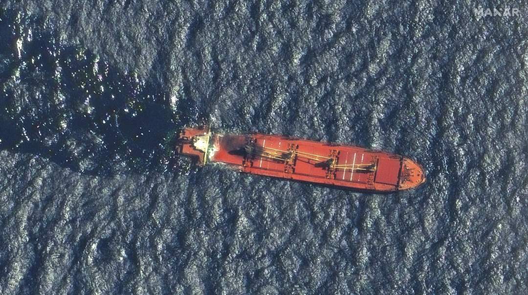 A húszik által elsülyesztett hajó veszélyezteti a Vörös-tenger ökoszisztémáját