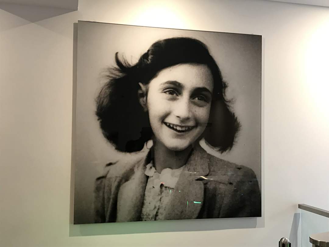 Hová fajul ez a világ? Németországi fiatalok elégették Anne Frank naplóját