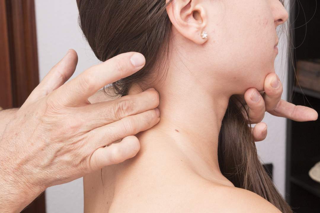 a nyaki gerinc otthona ízületek fájnak kezelés kenőcs
