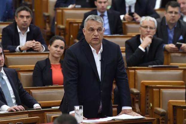 Orbán Viktor parkolás