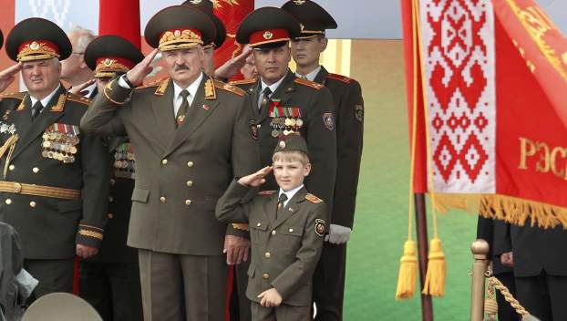 Lukasenko és fia