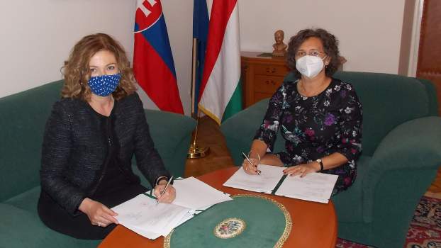 Andrea Turčanová, Eperjes főpolgármestere és Hetey Ágota kassai főkonzul
