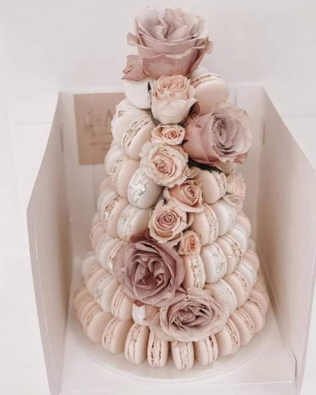 pinterest_-_macaron_cake_1