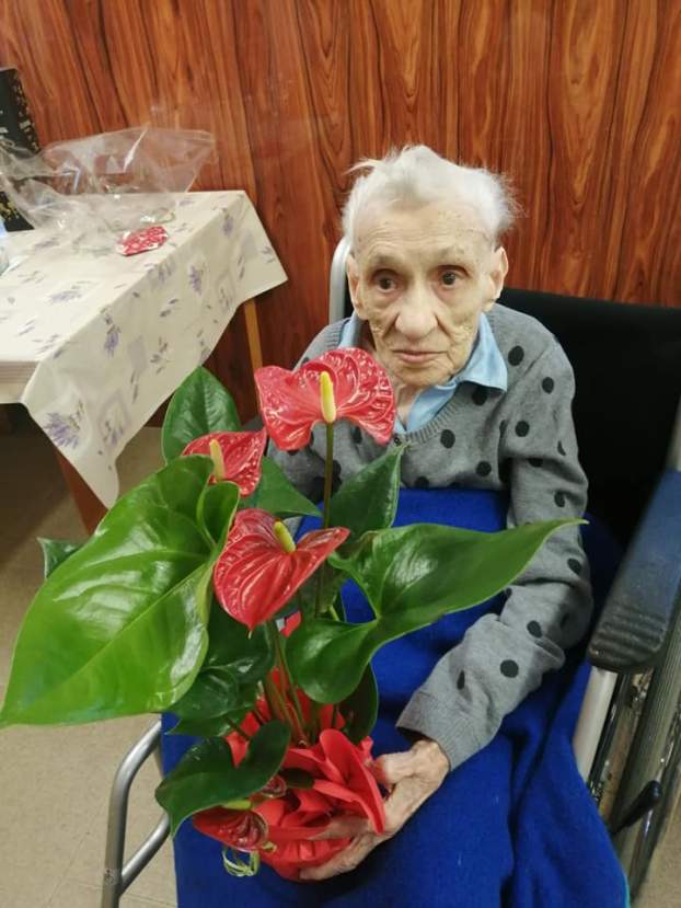 Köszöntjük Komárom legidősebb lakosát, a 100 éves Pálinkás Zsuzsannát 
