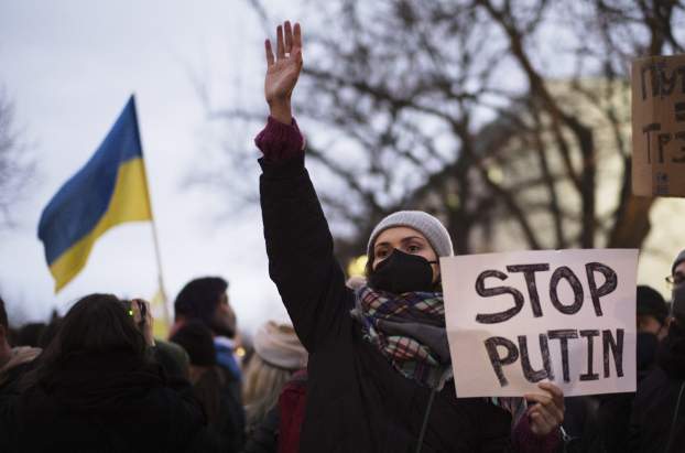 Világszerte szimpátiatüntetések voltak Ukrajna mellett. A felvétel a berlini demonstráción készült