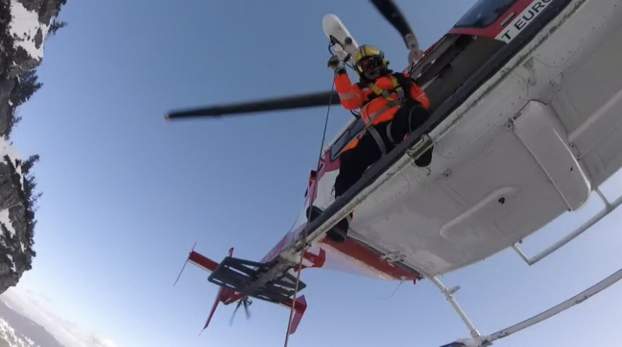 hegyi mentők helikopter