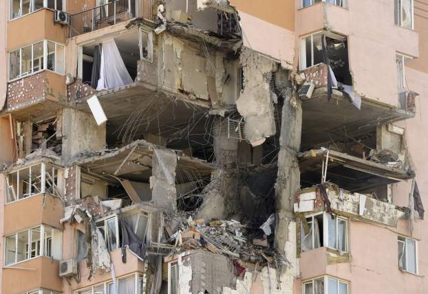 Rakétatalálat ért egy kijevi lakóházat