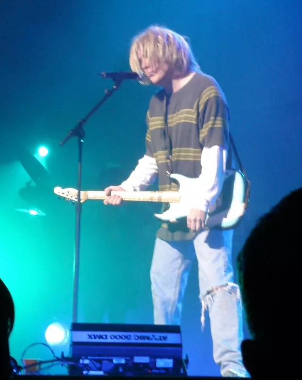 Kurt Cobain kék gitár