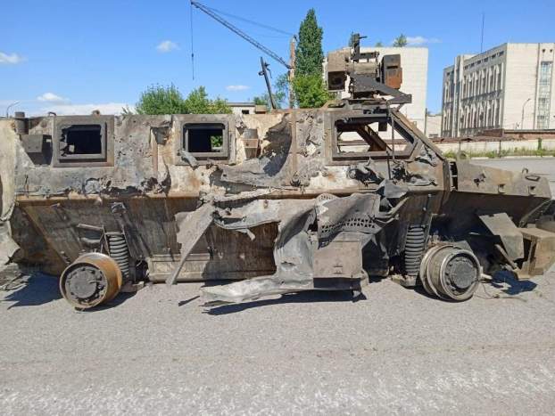 Ausztrál adományból származó Bushmaster  páncélozott személyszállító harcjármű, valahol Donbászban