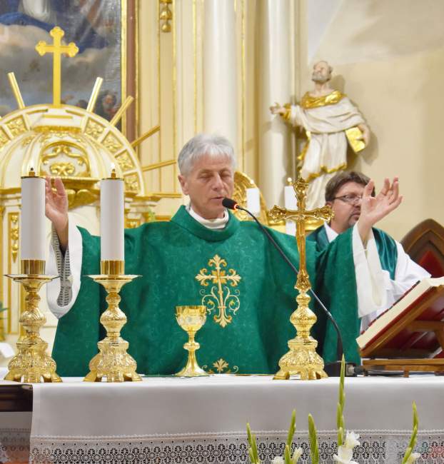 Szakál László