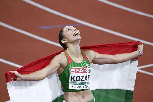 Kozák Luca ezüstérmes 100 gáton