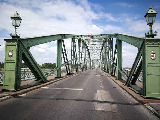Pezsgőzzünk együtt a 130 éves komáromi Erzsébet híd születésnapján!