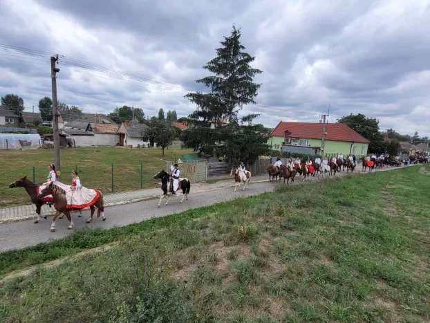 Az induló menet