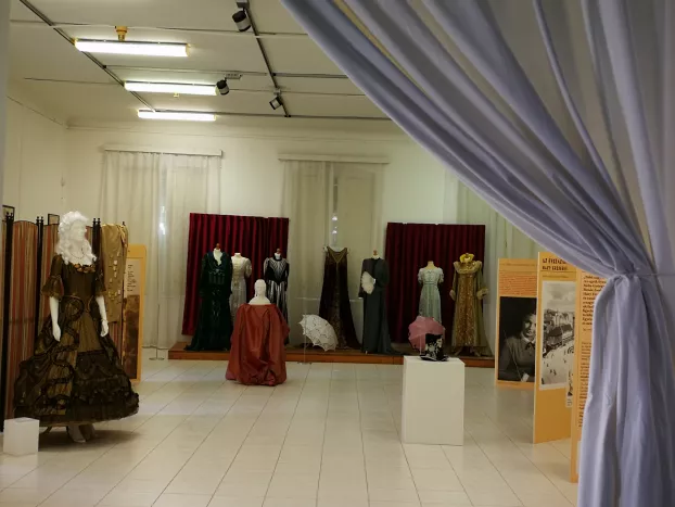 A komáromi Kultúrpalotába „várja csodálóit az évszázad Manonja“