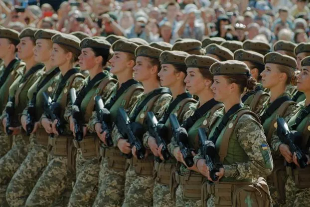 Ukrán katonanők
