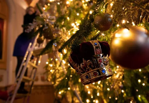 A díszítés mindig pompás a palotában 