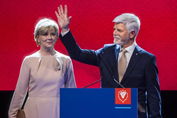 Petr Pavel megválasztott cseh köztársasági elnök, és felesége, Eva