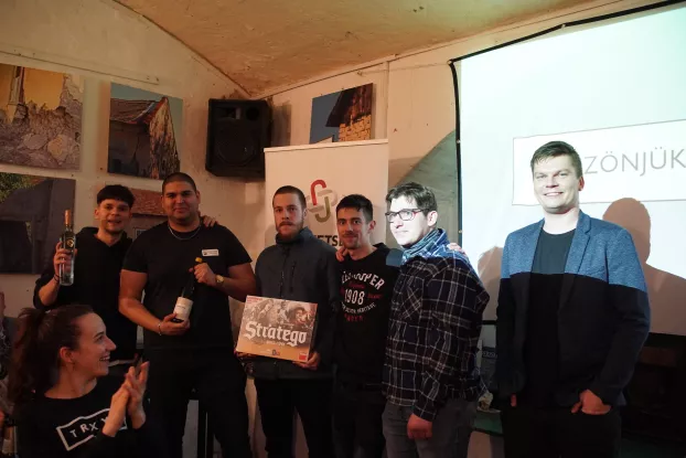 I. Komáromi Kvíz: döntetlen után, villámkérdéssel győzött a Sekély feszt csapat 