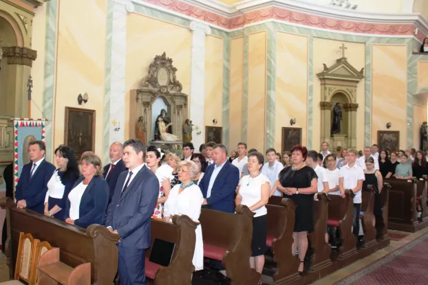  Komáromban tartották a felvidéki katolikus iskolák tanévzáróját KÉPEKKEL