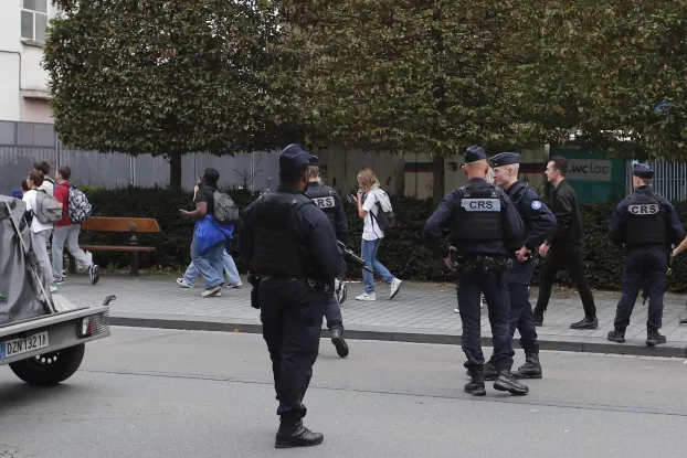 Franciaország késelés rendőrség készültség
