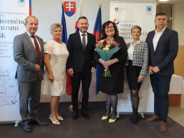 Segítő Központ Párkány