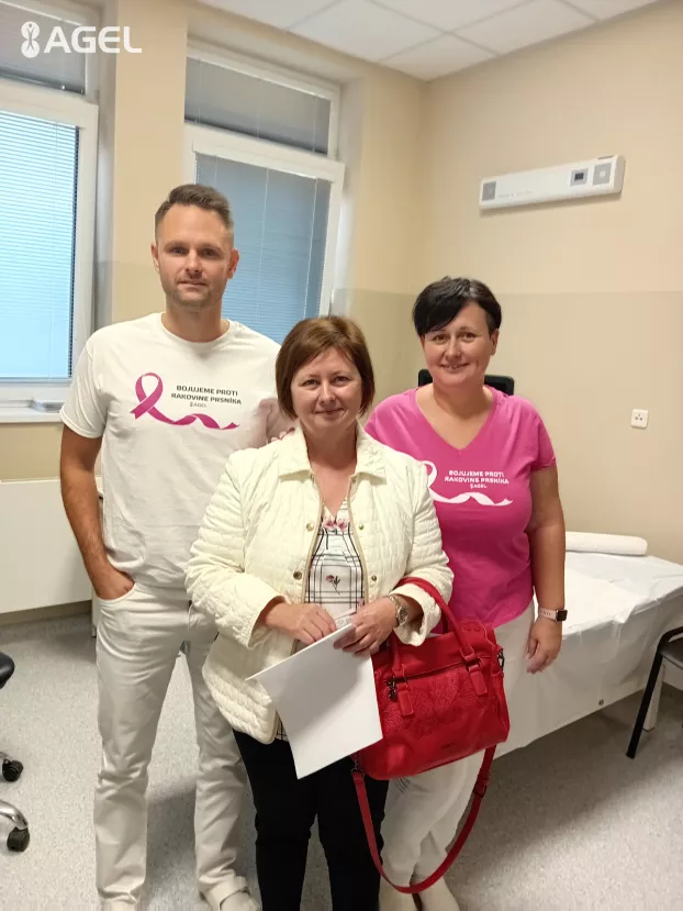„Rózsaszínű október“ a mellrák elleni harc jegyében KÉPEKKEL