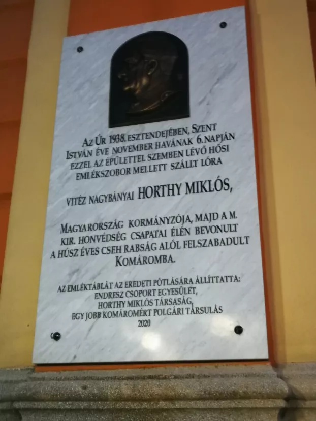 Komárom visszacsatolásának 85. évfordulóján: „Hagyjuk nyitva a lelkünkben a változás lehetőségét...“   KÉPEKKEL