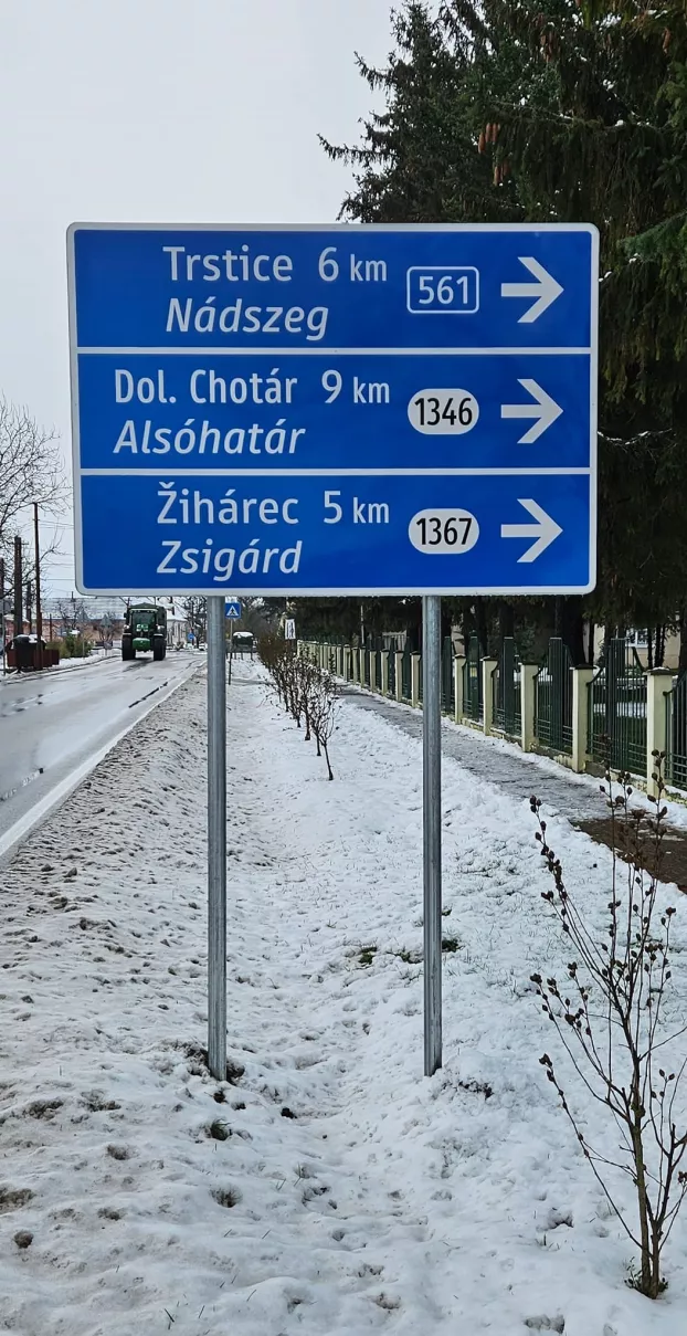 Kétnyelvű kék táblák 