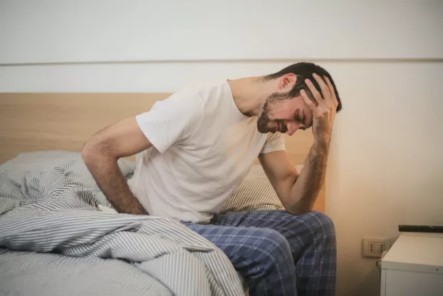 beteg ember betegség betegállomány ágy pizsama