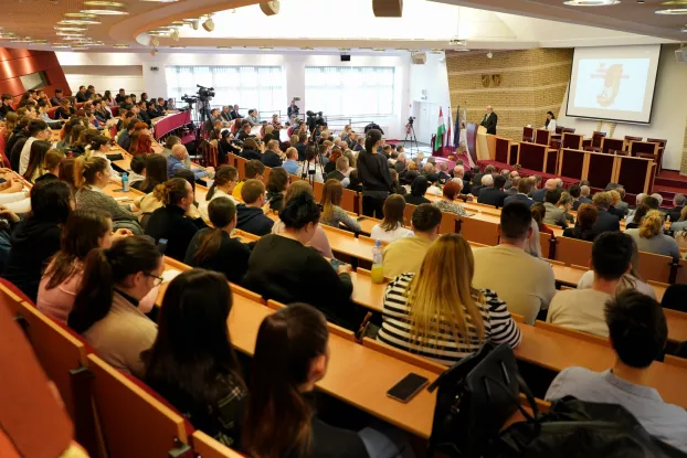 A Selye János Egyetem huszadik évfordulójának alkalmából rendezett emlékkonferencia 