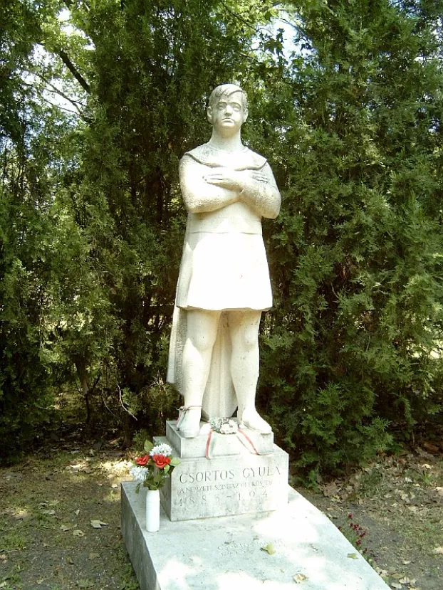 csortos_gyula_sirja