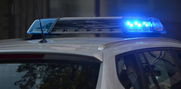 rendőrautó villogó fényhíd