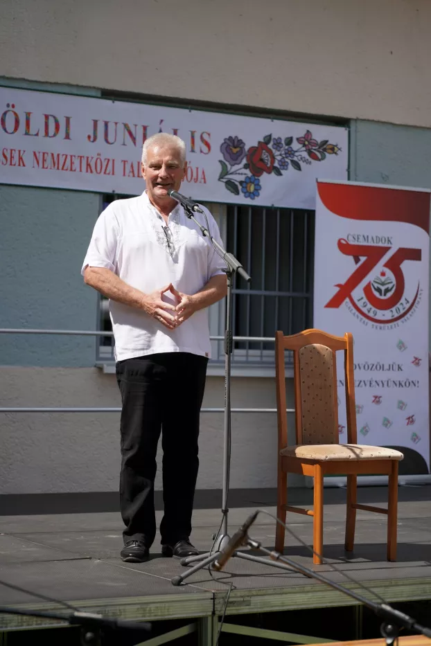 Mézes Rudolf megnyitja a rendezvényt