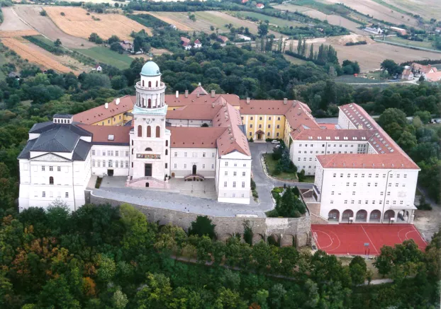 pannonhalmi apátság