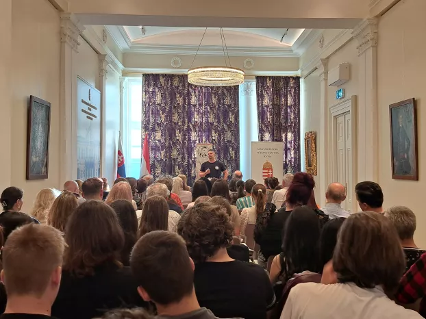 Tóth Péter Lóránt, versvándor, Radnóti Miklós, pódiumelőadás, Kassa, Szepsi, Rozsnyó