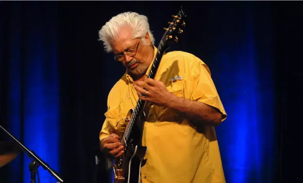  Larry Coryell