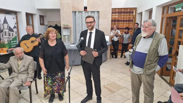 Fényszövés a Vermes-villában - Lőrincz Zsuzsa kiállítás a dunaszerdahelyi Kortárs Magyar Galériában