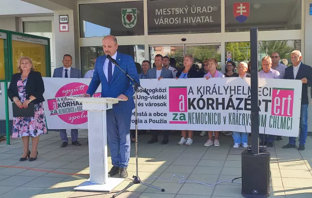 Khelmec marad az APS 