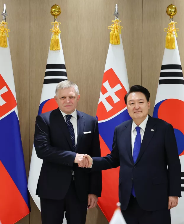 Robert Fico, kormányfő és Jun Szok-jo, dél-koreai elnök, Szöulban - 2024 szeptemberében