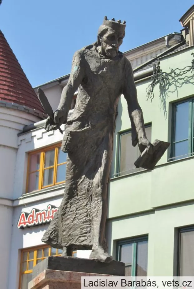 A vandalizmus újabb áldozata Komáromban - KÉPEKKEL