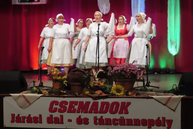 Rozmaring néptánccsoport Kisújfalu