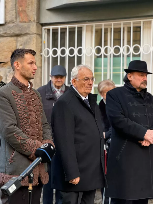 Dr Jankovics Marcell domborművének avatásán