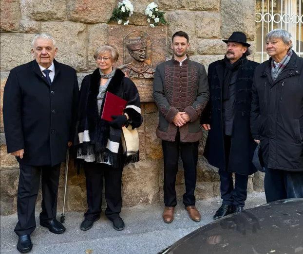 Dr Jankovics Marcell domborművének avatása