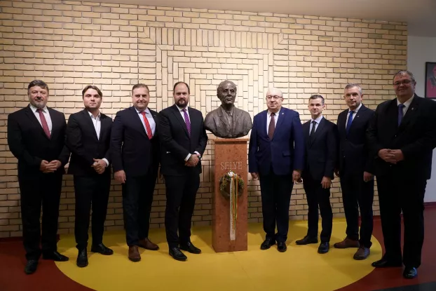 A konferencia vendégei 