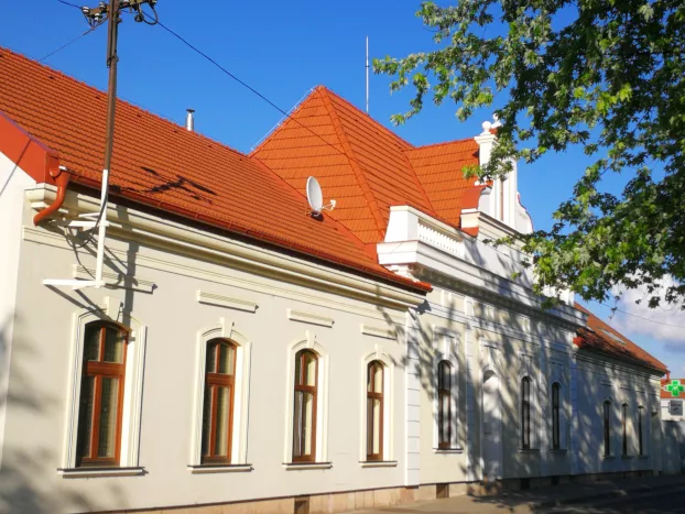 Kinyitott a megújult belterű, komáromi kórházi patika - KÉPEKKEL 