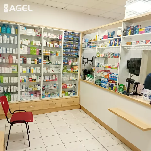 Kinyitott a megújult belterű, komáromi kórházi patika - KÉPEKKEL 