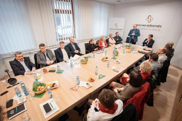 középiskolák optimalizálása
